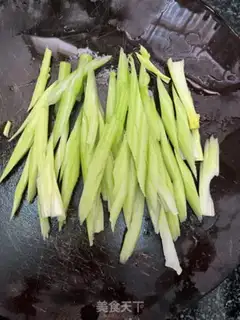 Make Celery fried sausage step 1