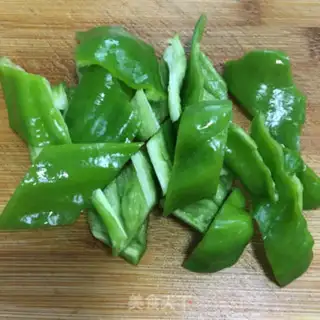 Make Pepper potatoes for chicken legs step 2