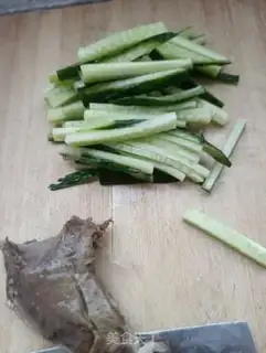 Make A cucumber with a heart step 1