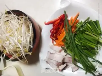 Make Scrambled bean sprouts step 0