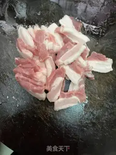 Make Five flowers of sausage and pepper step 0