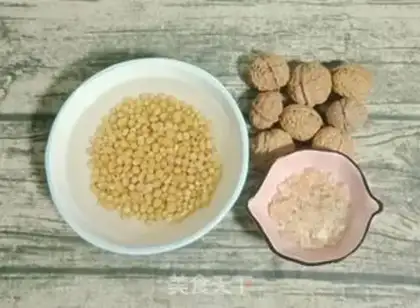 Make walnut soy step 0