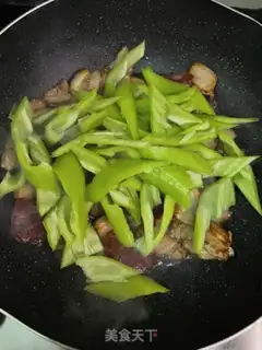 Make Five flowers of sausage and pepper step 6