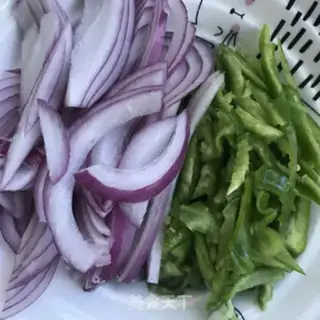 Make Onion pepper fried sausage step 2