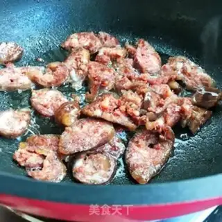 Make Onion pepper fried sausage step 3