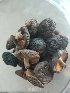 Make Homemade mushroom powder step 0