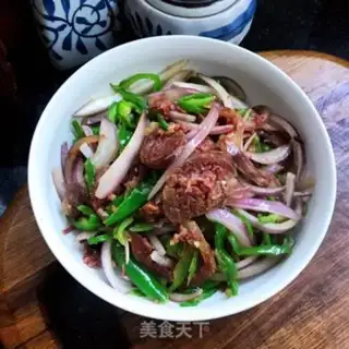 Make Onion pepper fried sausage step 7