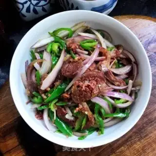 Make Onion pepper fried sausage step 8
