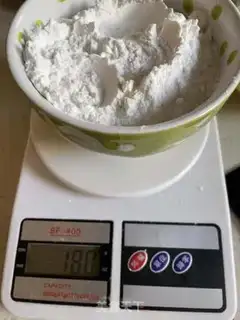 Make Christmas frosting cookies step 3