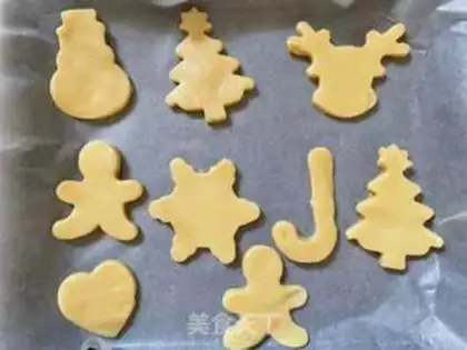 Make Christmas frosting cookies step 15