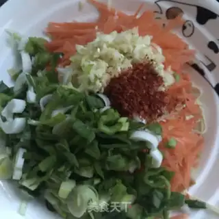 Make Oiled carrots and bean peels step 5