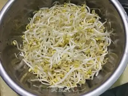 Make Green bean sprouts step 0
