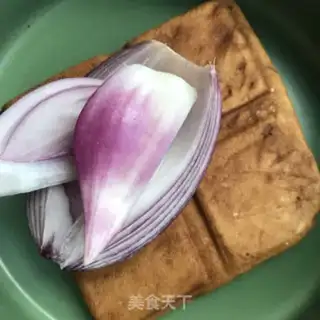 Make Onion bean sprouts dry step 0