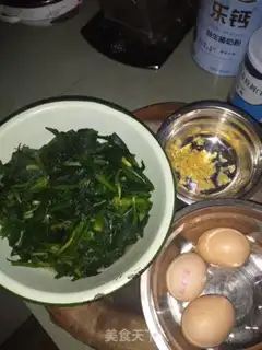 Make Spinach fried eggs step 0