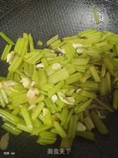 Make The Celery Lily step 6
