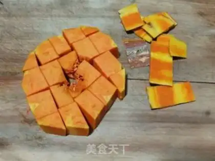 Make Pumpkin Lotus 2m porridge step 2