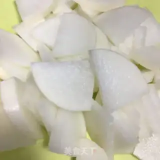 Make Meatball radish and cabbage soup step 1