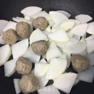 Make Meatball radish and cabbage soup step 3