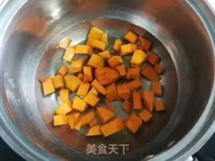 Make Pumpkin banana milk oatmeal step 1