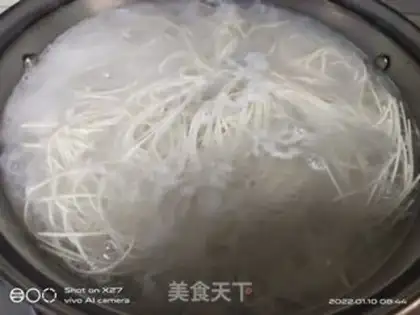 Make Tomato beef noodles step 1