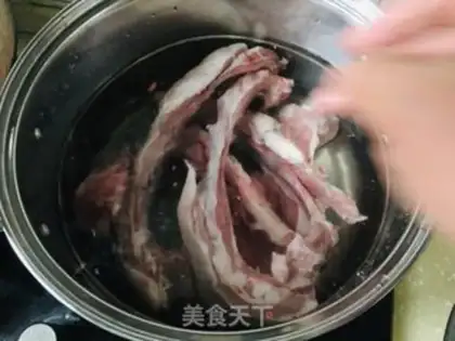 Make Hands on lamb step 1