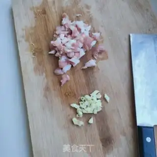 Make cucumber egg noodles step 2