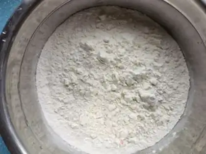 Make Three-colored rolls step 0