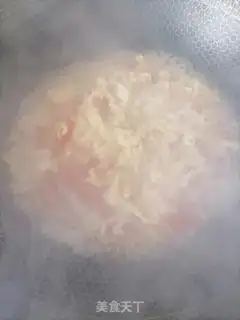 Make Tomato fried eggs step 2