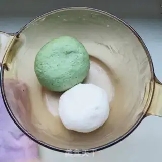 Make Colored cabbage dumplings step 0