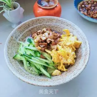 Make cucumber egg noodles step 13