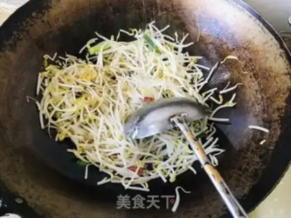 Make Jealous green bean sprouts step 4