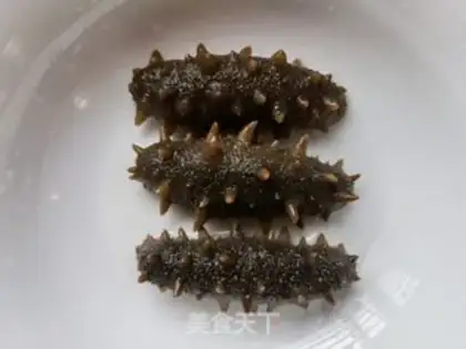 Make Three-coloured peppers with sea cucumber step 0