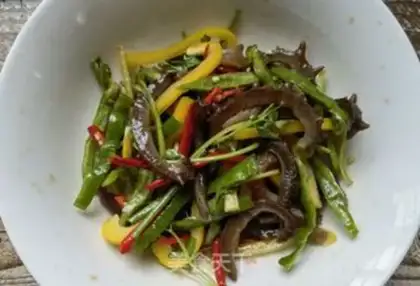 Make Three-coloured peppers with sea cucumber step 7