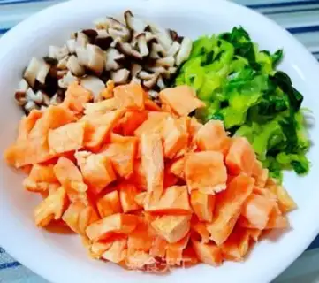 Make Weenie salmon and mushrooms step 2
