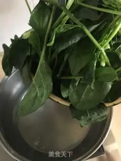 Make Spinach meatball soup step 1