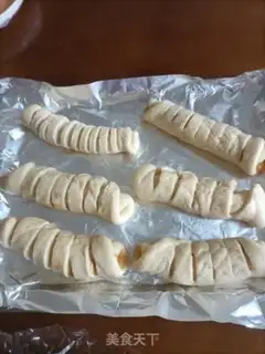 Make caterpillar bread step 7