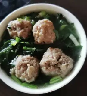 Make Spinach meatball soup step 6