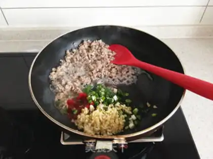 Make Garlic meat powdered doll food step 4