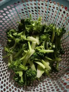 Make Fried blue flowers step 2
