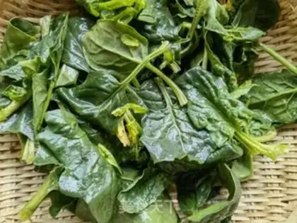 Make Scrambled spinach step 1