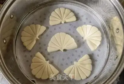Make A leaf clip step 13