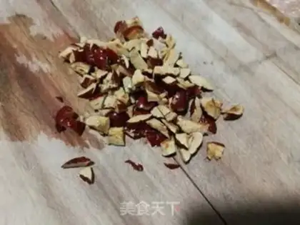 Make Banana peanuts, soybeans step 1