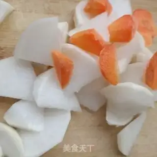 Make A radish stew of lamb bones step 0