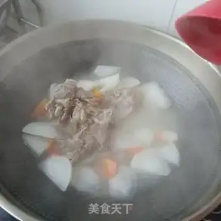 Make A radish stew of lamb bones step 4