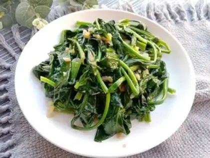 Make Garlic spinach step 7