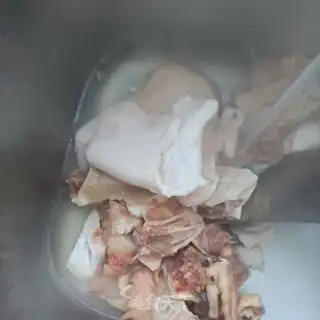 Make Pork-skin rooster step 0
