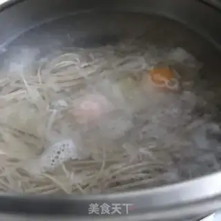 Make Pineapple egg sour noodles step 2