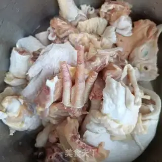 Make Pork-skin rooster step 1
