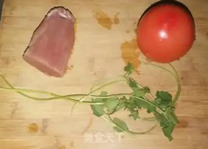 Make Tomato soup and meat step 0