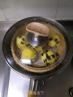 Make Cranberry head step 4
